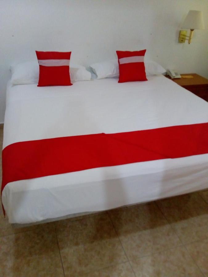 Hotel Gandhi Chetumal Bagian luar foto